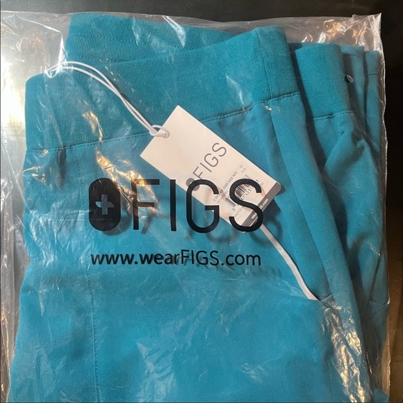 Figs Venice Slim Jogger Scrubs - Pacific Blue
(NWT) Medium, Limited edition - Picture 2 of 5